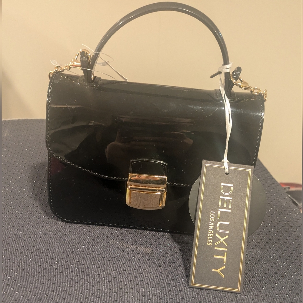 Deluxity Los Angeles Black Handbag with Gold Chain